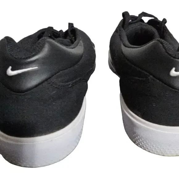 Nike - Picture 4 of 6